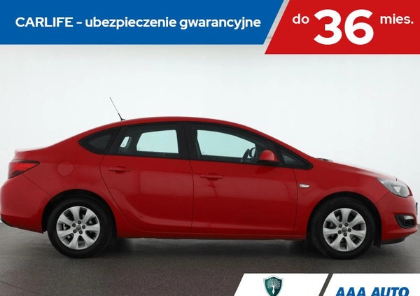 Opel Astra cena 35000 przebieg: 163527, rok produkcji 2014 z Dąbie małe 232